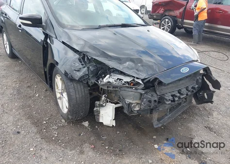 2016 Ford Focus Se z USA, uszkodzony, nr VIN 1FADP3K27GL335090